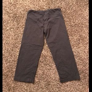 Gray crop leggings